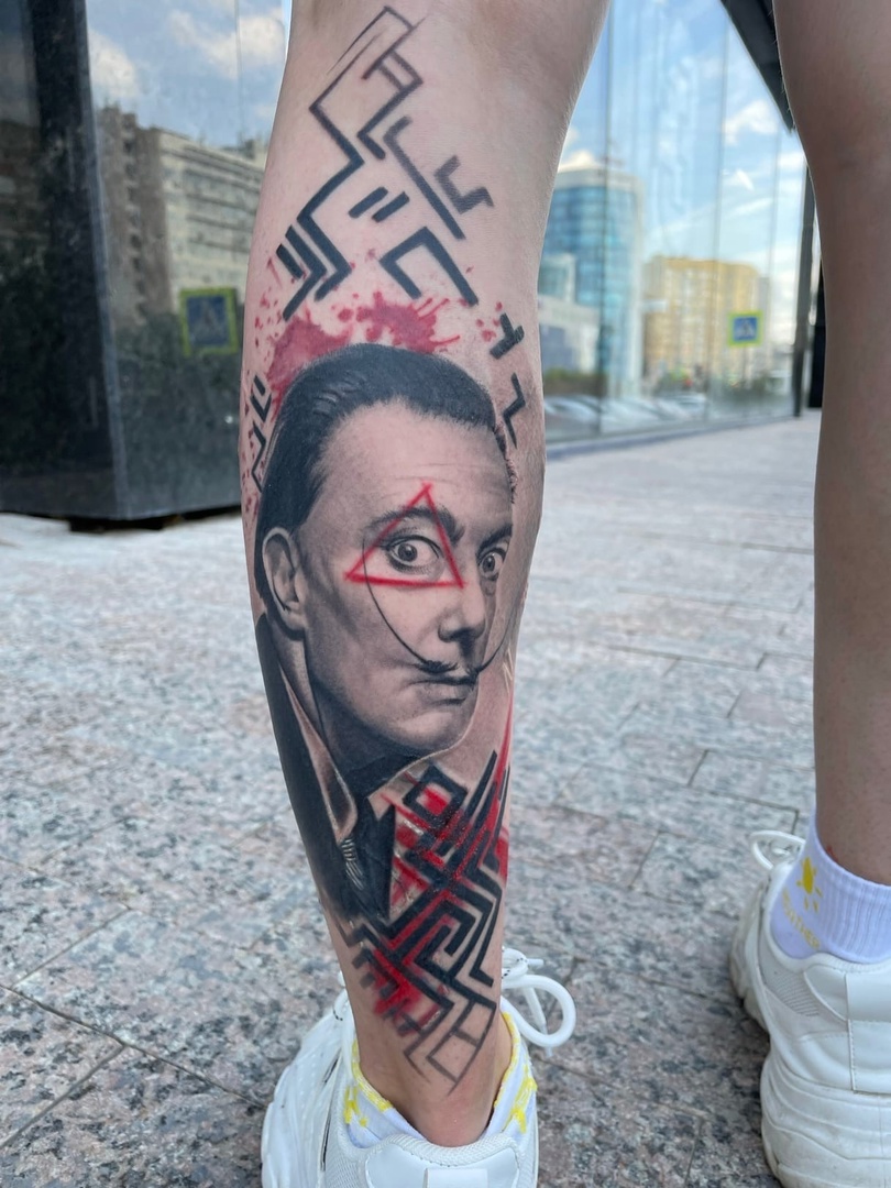 Тюменский тату-мастер Микаэл Погосян рассказал, что раздражает татуировщика и в каких неожиданных местах он делал тату