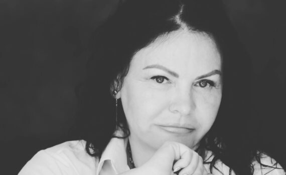 Тюменская поэтесса Мила Романова рассказала, как стихотворения могут помочь в трудных жизненных ситуациях