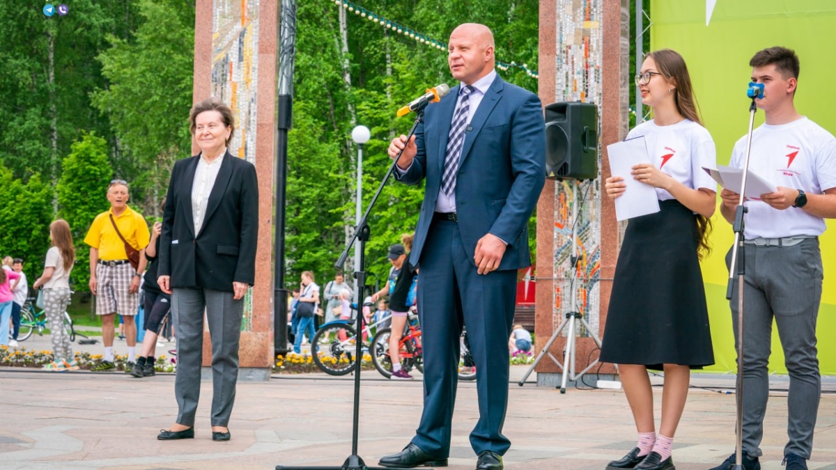 Чемпион мира по ММА Федор Емельяненко поздравил юных югорчан с Днем защиты детей телеграм-канал