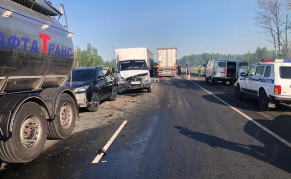 На трассе Тюмень-Омск в массовом ДТП скончался один человек