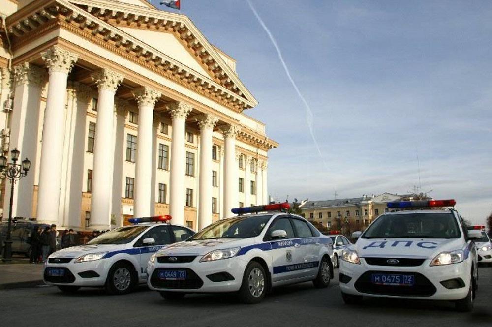 24 июня для тюменцев автоинспекторы представят выставку автомобилей и байкеров с розыгрышем подарков Департамент по общественным связям, коммуникациям и молодежной политике Тюменской области