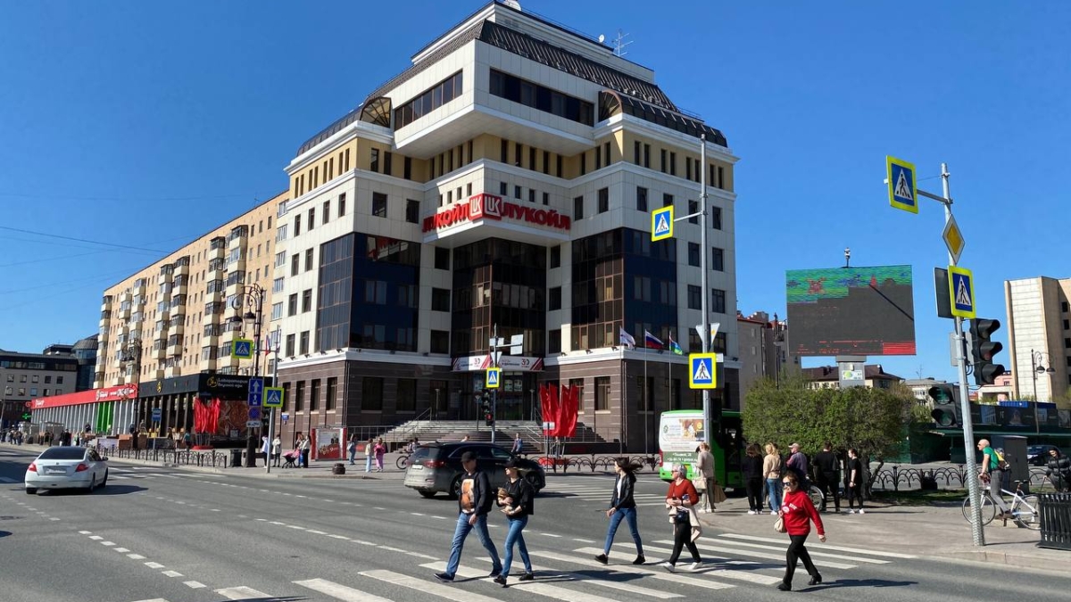 Тюменцы хотят штрафов за плевки на улице ИА SM-News Тюмень