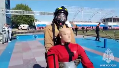 На соревнованиях в Петербурге тюменские пожарные вошли в десятку лучших скриншот видео МЧС Тюменской области