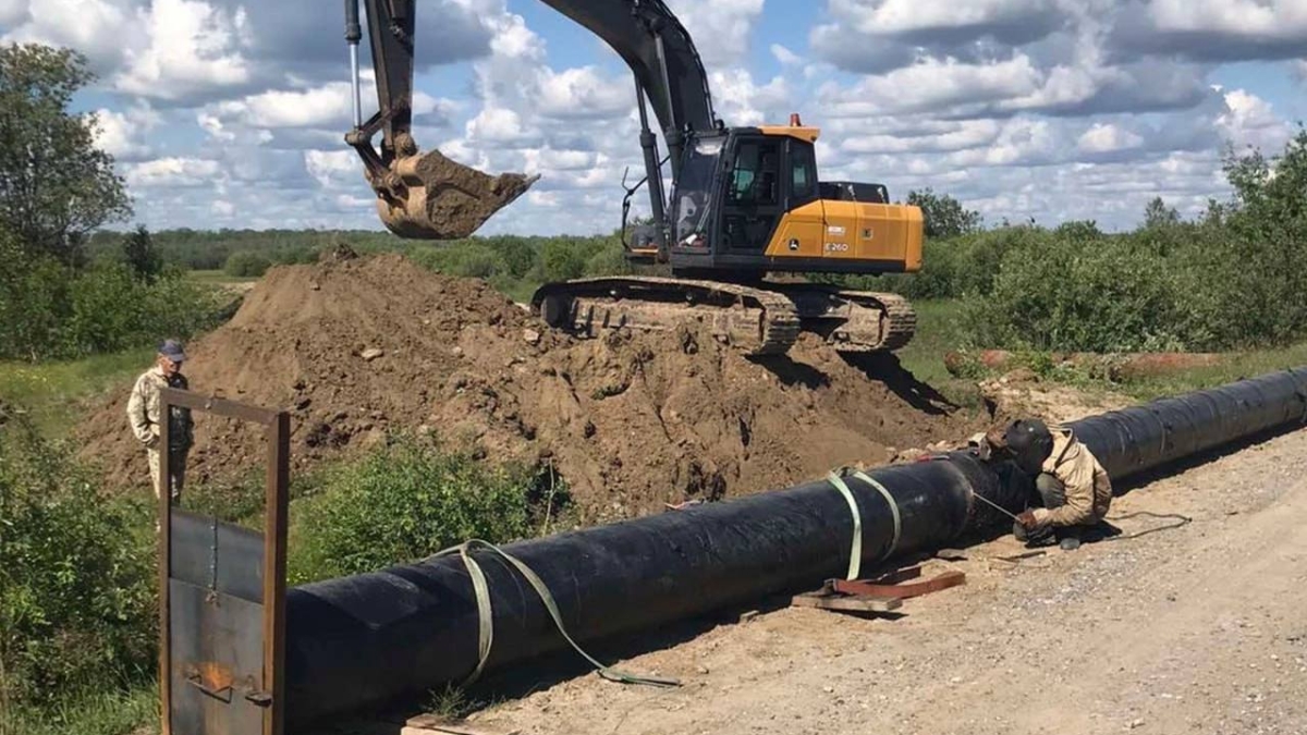 В Уватском районе строят подземный пожарный водоем Вячеслав Елизаров