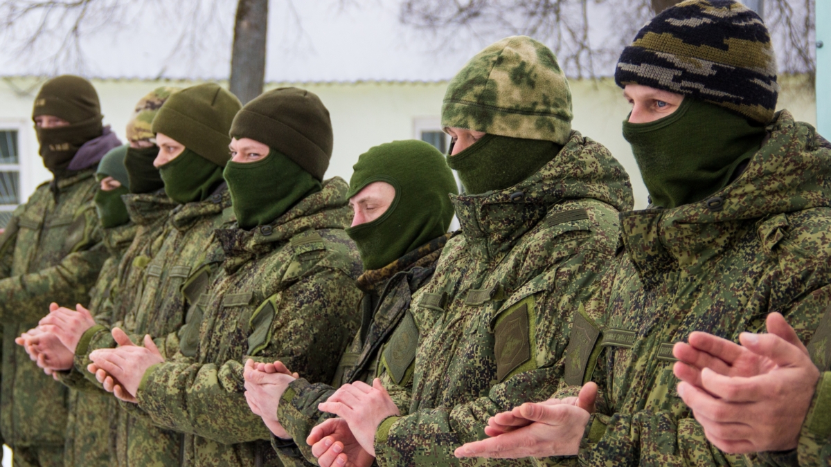 Тюменские военные поблагодарили всех за инструменты и запчасти ИА SM-News