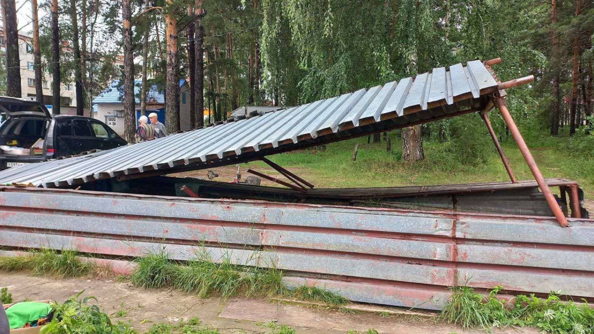 Прокурор Владислав Московских приказал провести проверку по обрушению торгового прилавка в Новотарманском прокуратура Тюменской области
