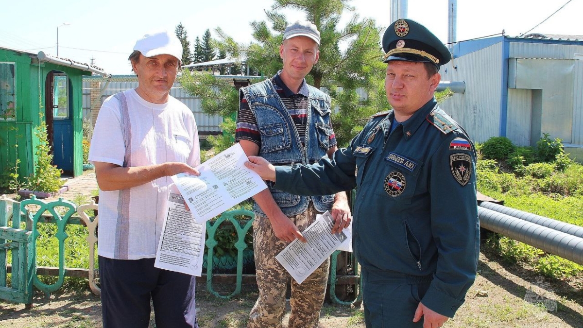 В Тюмени сотрудники МЧС посетили инвалидов и рассказали о мерах пожарной безопасности