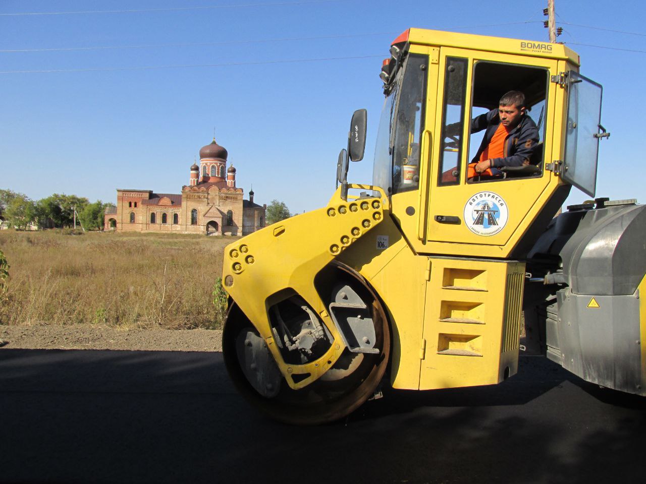 Более чем в 650 сельских населенных пунктах Саратовской области отремонтировали дороги