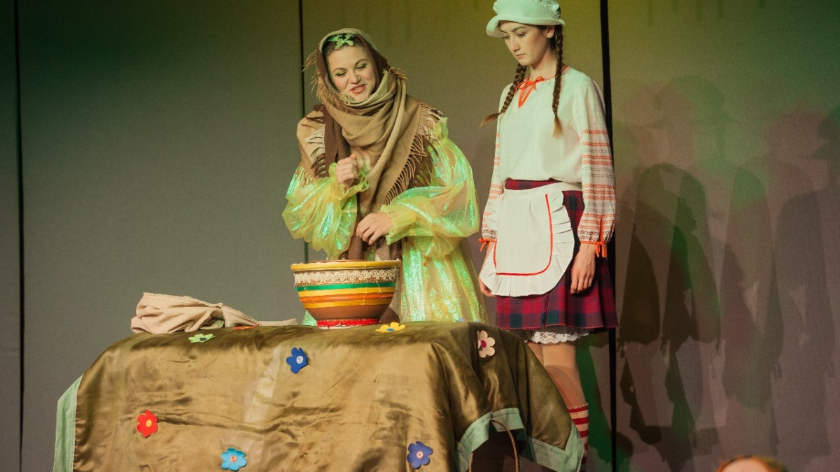 Тюменский молодежный театр «Ангажемент» приглашает на сентябрьские представления
