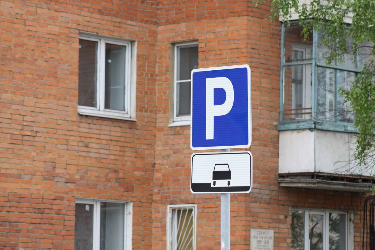 В Белгороде от обстрелов пострадало административное здание