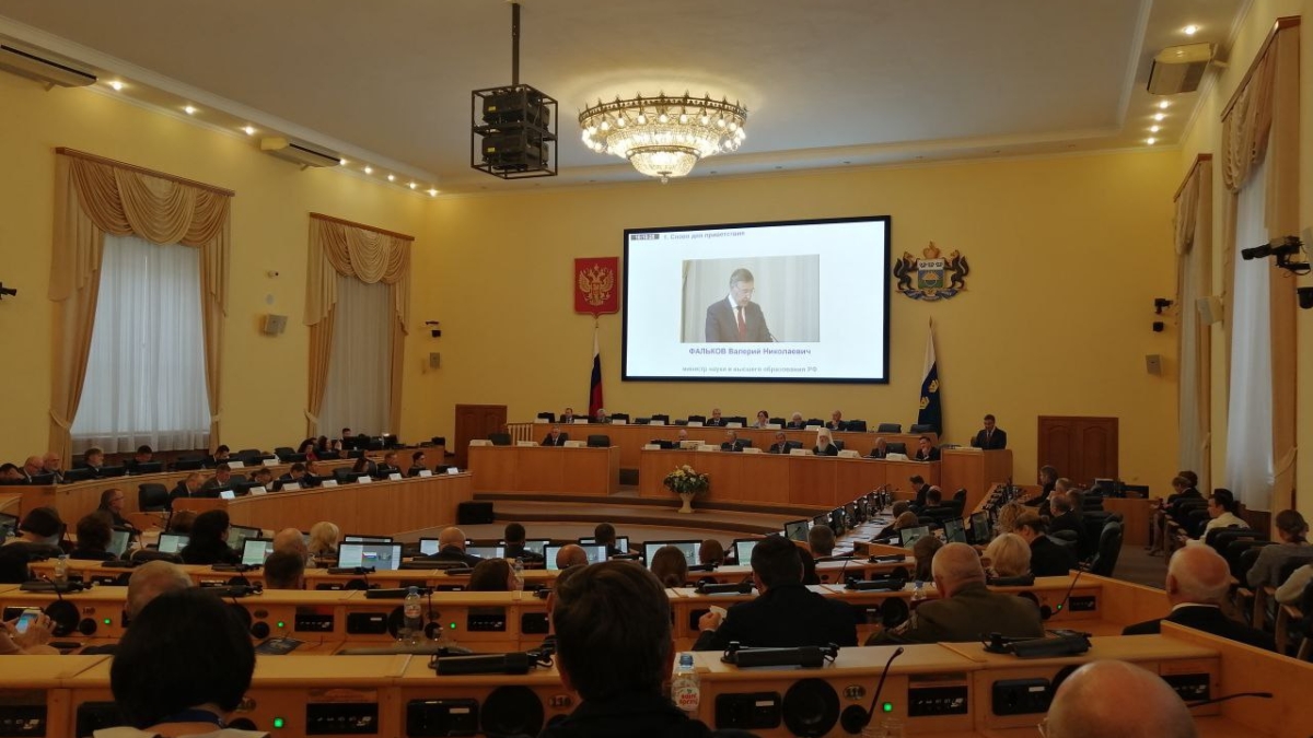 Губернатор Моор и министр Фальков высказались о духовных ценностях
