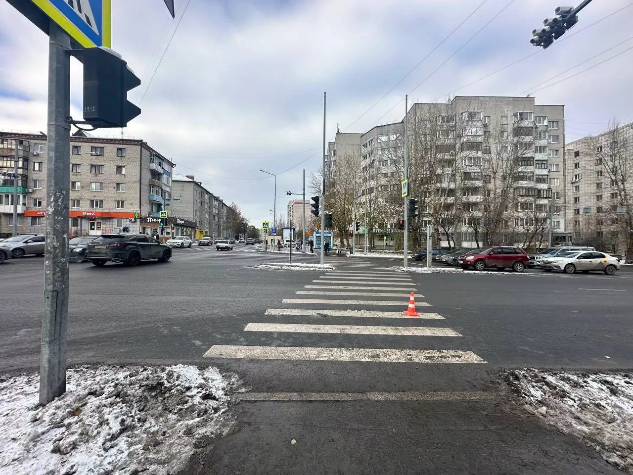 В Тюмени сбили девятилетнего мальчика, переходившего дорогу на красный цвет