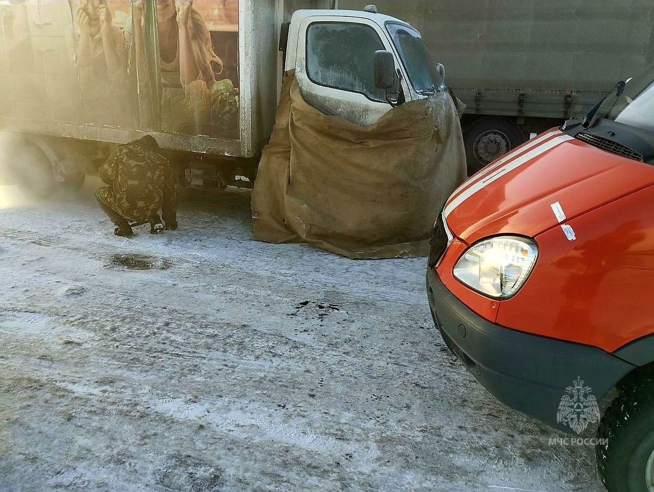 Автовоз столкнулся с иномарками в Тюмени