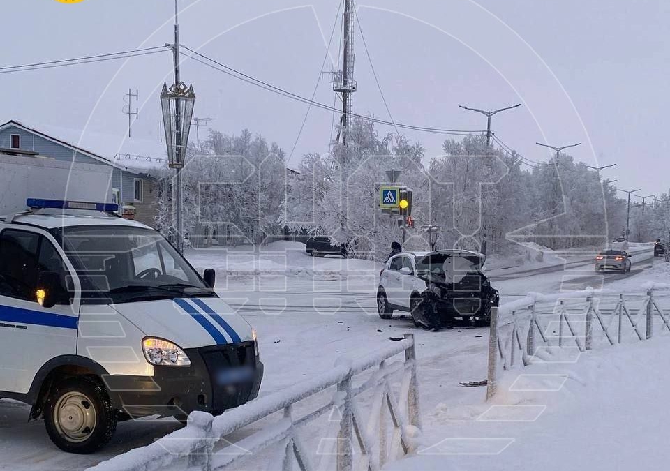 На Ямале в автозак, который вез подозреваемого в убийстве, врезалась помощница судьи
