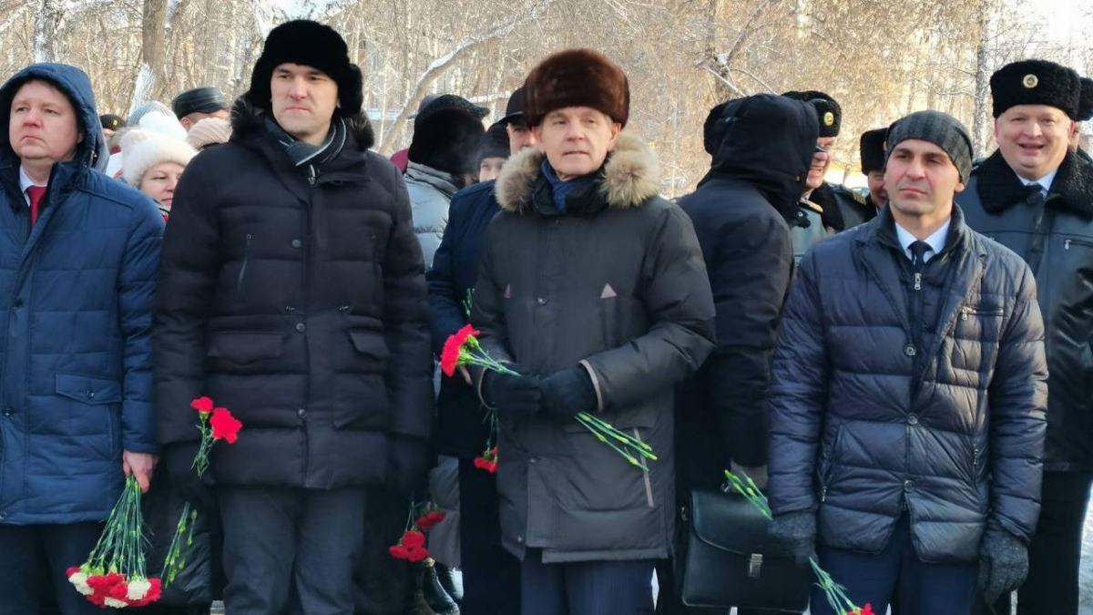 В сквере Авиаторов прошла встреча работников гражданской авиации Администрация города Тюмени