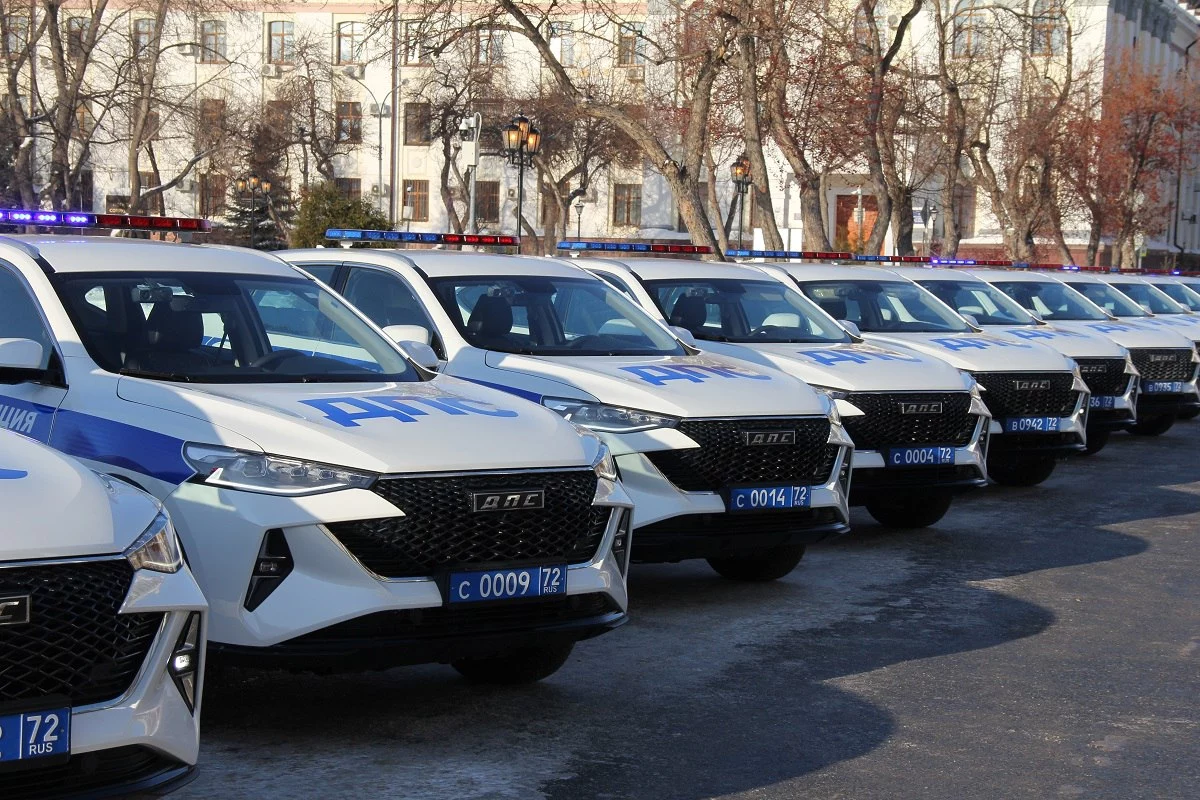 24 новых патрульных автомобиля ДПС заступили на службу в Тюменской области