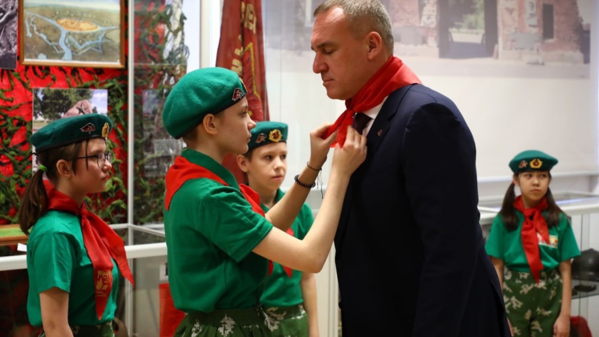 Мэр Тюмени Руслан Кухарук посетил мемориальный комплекс ИА SM.News Тюмень