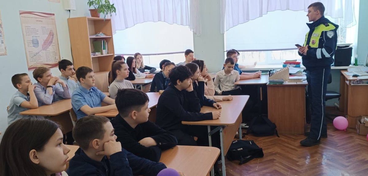 Школьникам новотарманской школы рассказали о безопасности на самокатах