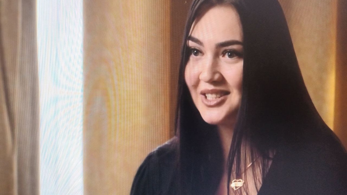 Уволенная со скандалом учительница из Тюменской области пришла к Бузовой