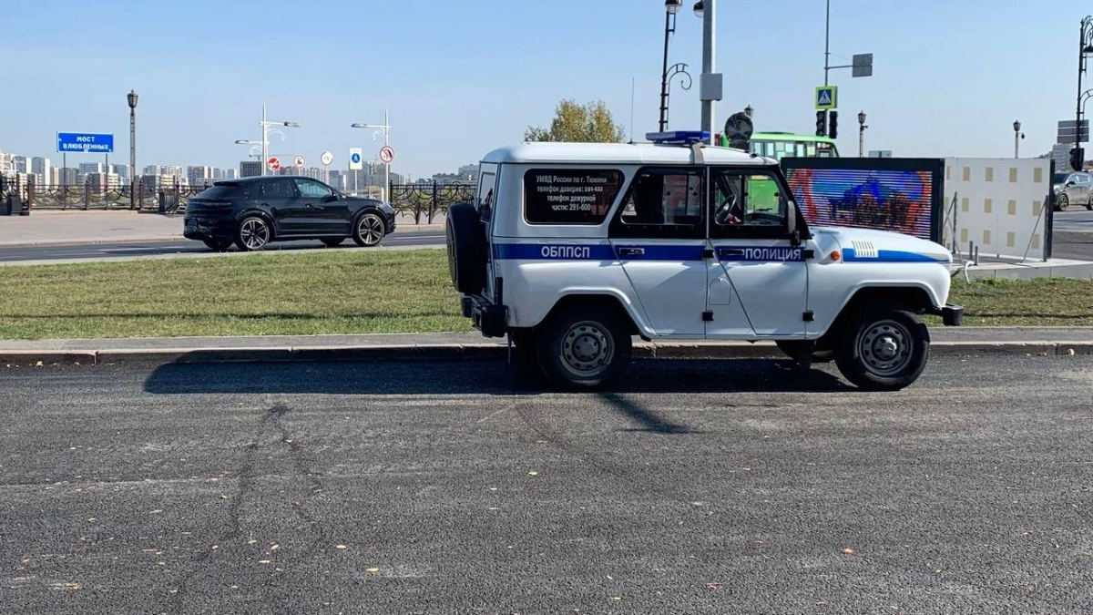 В Тюмени силовики оцепили АЗС на Московском тракте