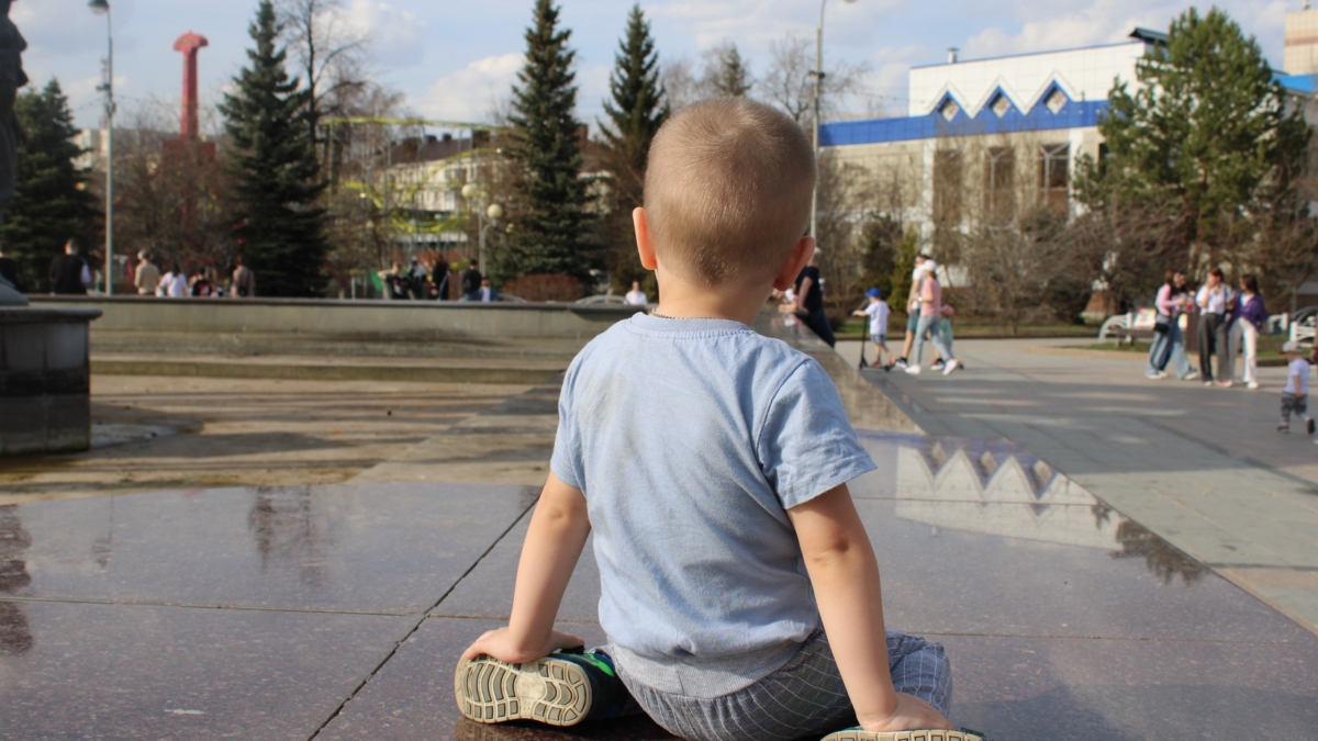 В Тюмени 3-летний мальчик сломал ногу, прыгая на батуте