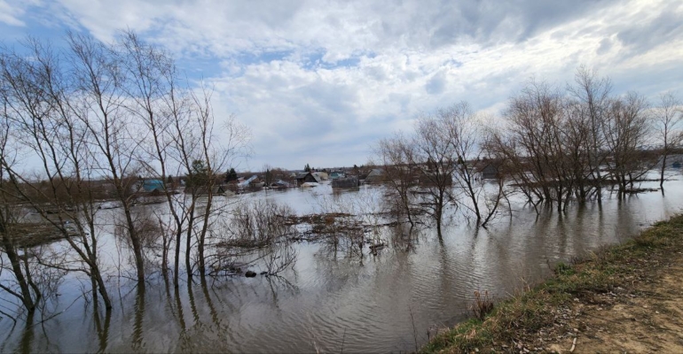 Две деревни Викуловского района отрезаны от большой земли водой