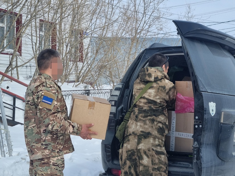 От отделения «Единой России» и от всех жителей Тазовского района на передовую отправлена партия гуманитарной помощи, в неё входит и 24 кг продуктов