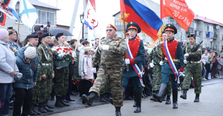 У Обелиска воинской славы состоялся торжественный митинг в Голышманово