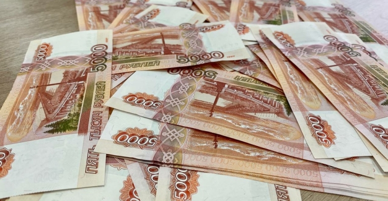Почти 4 млн рублей алиментов задолжала тюменка