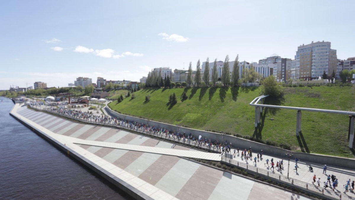 Руслан Кухарук принял участие в забеге на набережной Тюмени