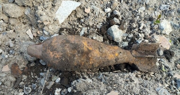Тюменцы нашли мину на детской площадке