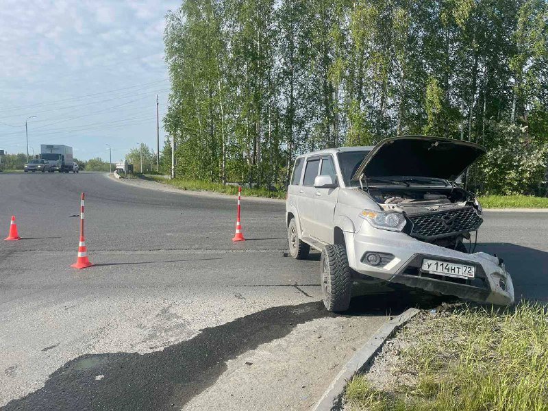 «Тойота» и «УАЗ Патриот» столкнулись 1 июня в Тюмени SM.News Тюмень