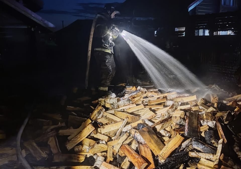 В Тюменском районе в селе Луговое произошел пожар