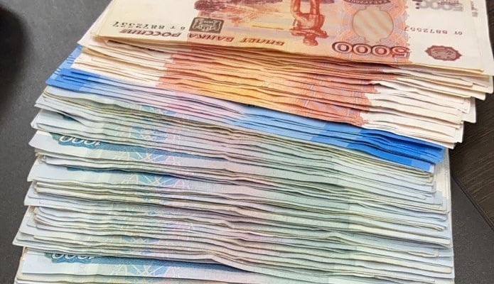В городе Симферополь прокуратура направила в суд уголовное дело о хищении денег при покупках на одном из маркетплейсов