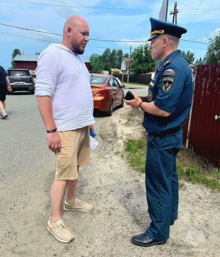 Администрация Тюмени и сотрудники МЧС патрулируют садоводческие общества