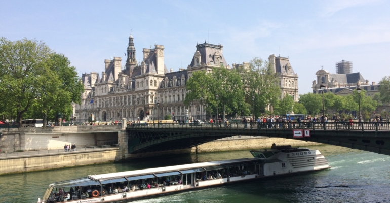 Политолог Недель: В Париже изгнали букинистов с берега Сены