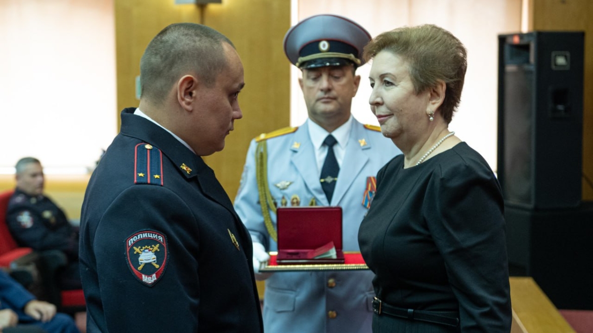 Тюменских полицейских наградили орденом Мужества ГИБДД ТО