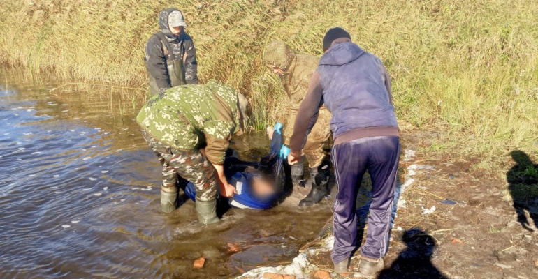 В Тюменской области водолазы обнаружили труп мужчины