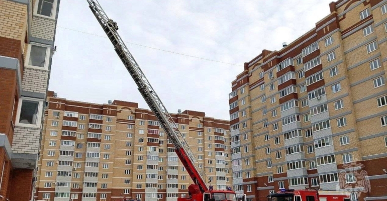 В Тобольске загорелась квартира в многоквартирном доме