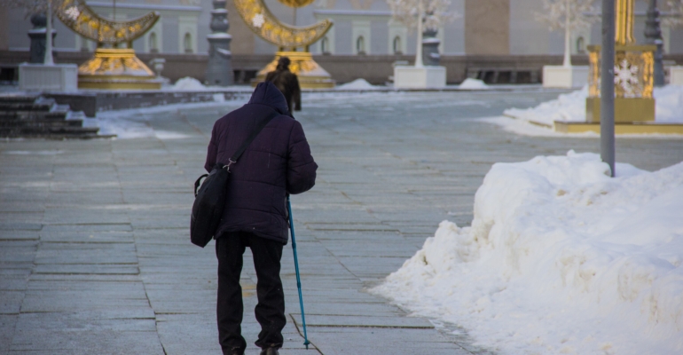 До Нового года инвалиды и 80-летние пенсионеры получат повышенную пенсию