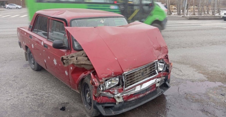 В Тюмени на улице Щербакова в ДТП пострадали четыре человека