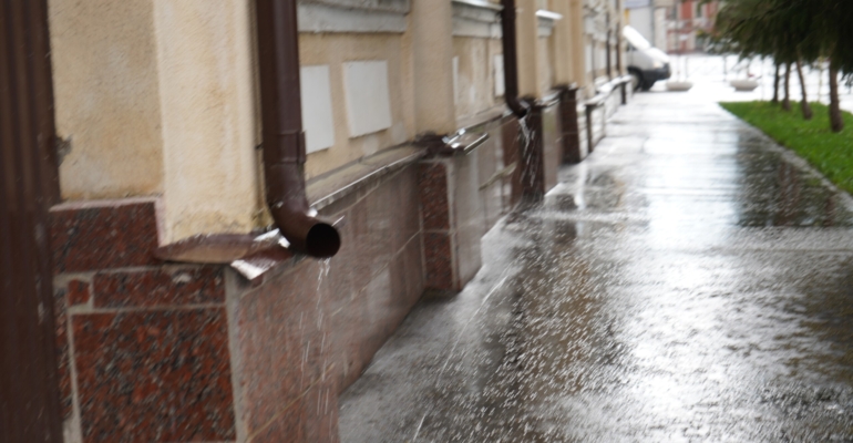 Петербург уходит под воду - ну и погодка