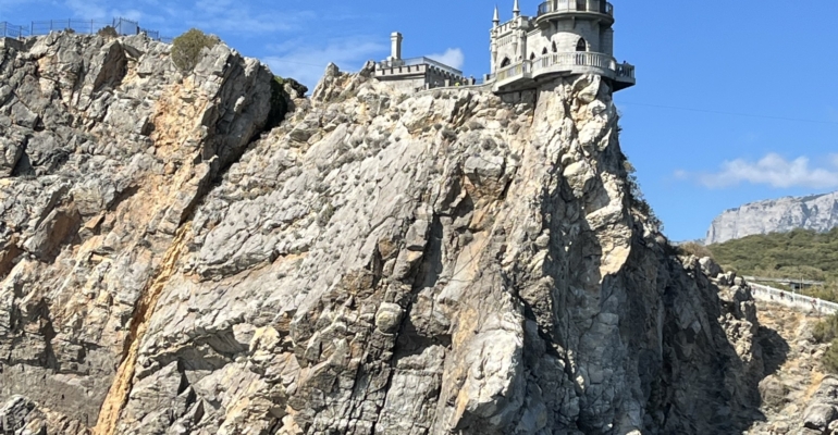 Двойная жизнь грота: что скрывала стоянка каменного века в Крыму