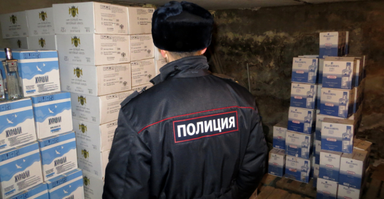 BAZA под прицелом: Обыски в офисе и исчезновение главного редактора