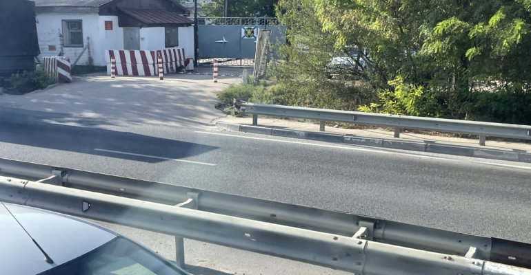 Внезапное перекрытие Крымского моста вызвало многокилометровые пробки