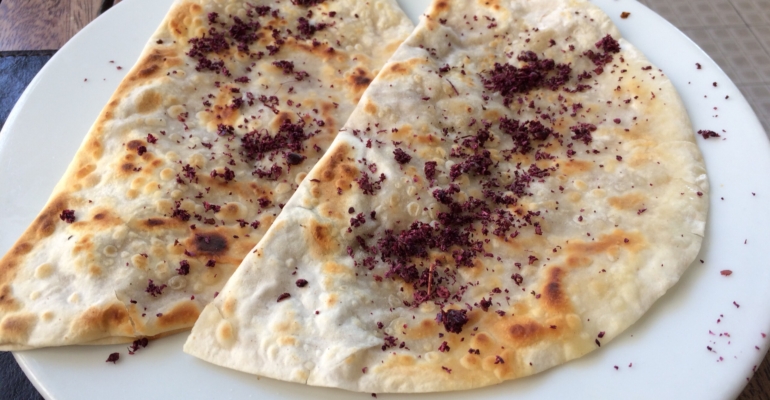 Быстрая закуска из лаваша с творогом и сыром