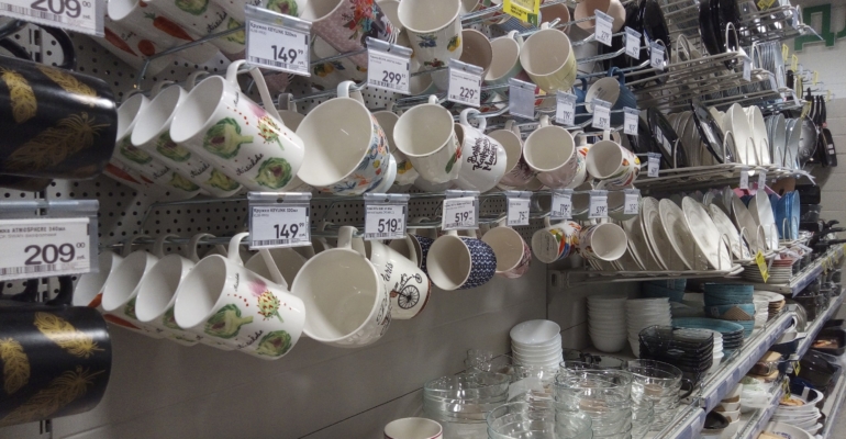 Как удалить наклейку со стекла, посуды или техники, не оставив следов и царапин