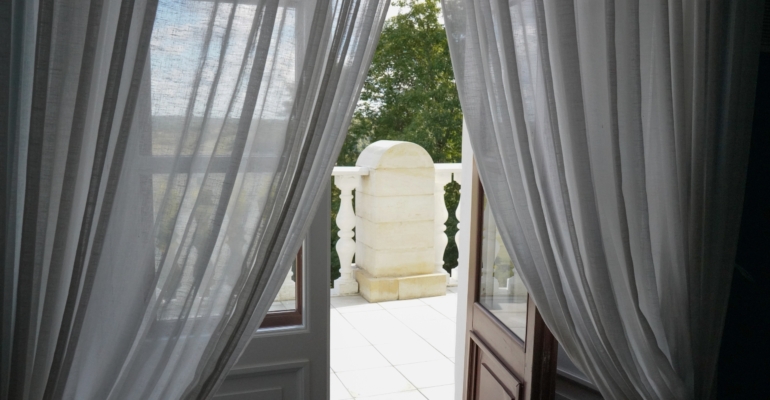 Дом перестал радовать: 7 шагов вернут ему тепло, свет и наполнят воздухом