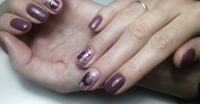 Пять омолаживающих дизайнов ногтей для женщин старше 50