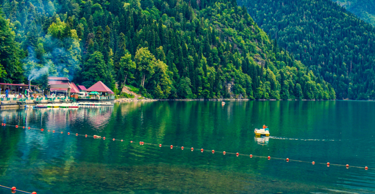 От Костромы до Хайнаня: 7 направлений на новогодние каникулы